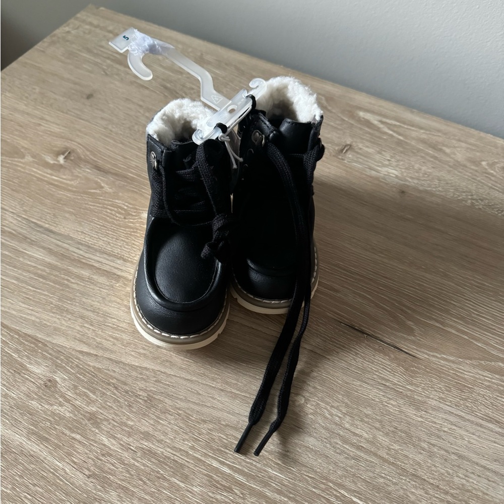 Old Navy Toddler Boy Fall Leather Boot